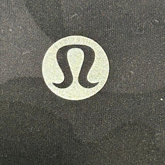 Lululemon Align 10” Biker Shorts Black Camo Size 8 (Minor Flaw) - Picture 3 of 10